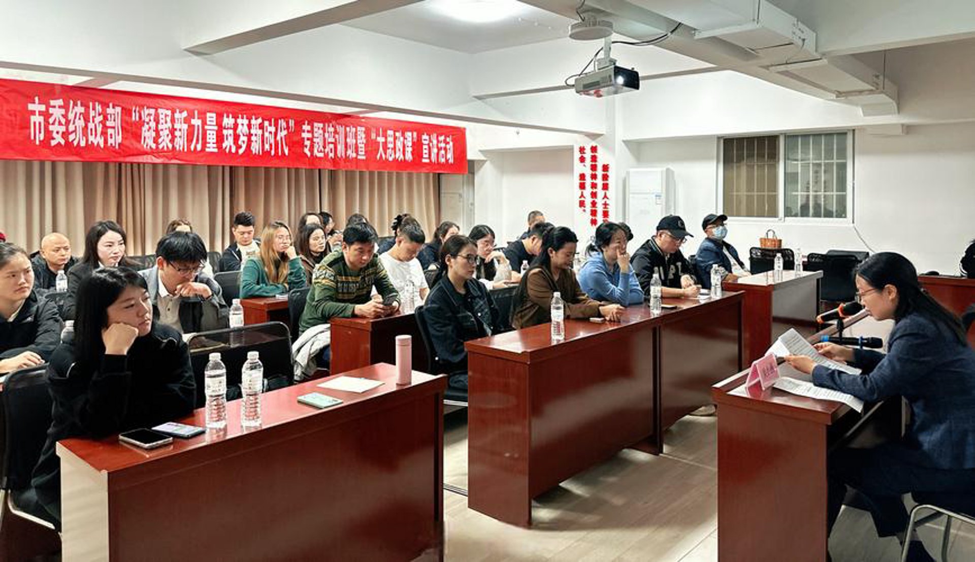 美瞳风潮:引领时尚新潮流